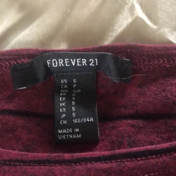 Forever 21 cute 3/4 sleeve shirt - Picture 2 of 2